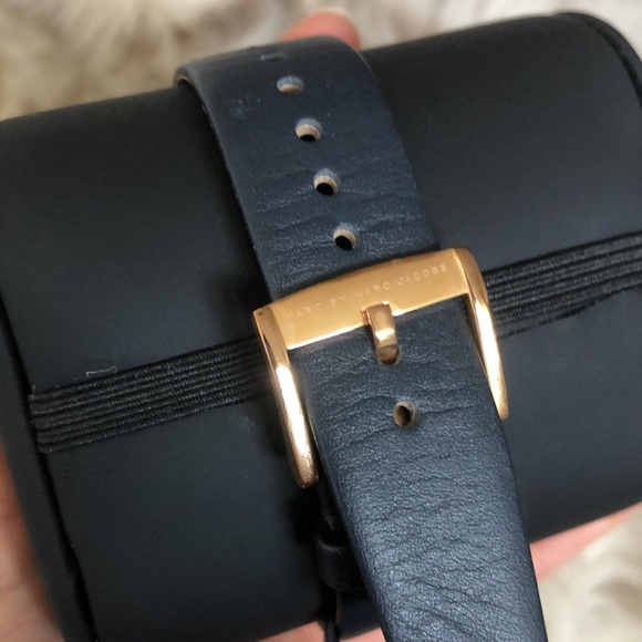 **SOLD**Marc jacobs wrist watch - Picture 3 of 3